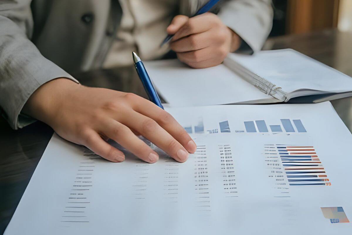 How ISC Helps You Generate Reliable Monthly Financial Reports in Dubai At Integrated Services Consultancy (ISC) , we don’t just compile numbers — we craft stories. Each monthly financial report in Dubai tells the tale of your business’s health, performance, and potential. Here’s how we ensure excellence: ✅ Customized Reporting Structures We tailor each report to your industry, size, and objectives. Whether you run a restaurant, a tech startup, or a logistics company, your financial report will reflect your unique business DNA.