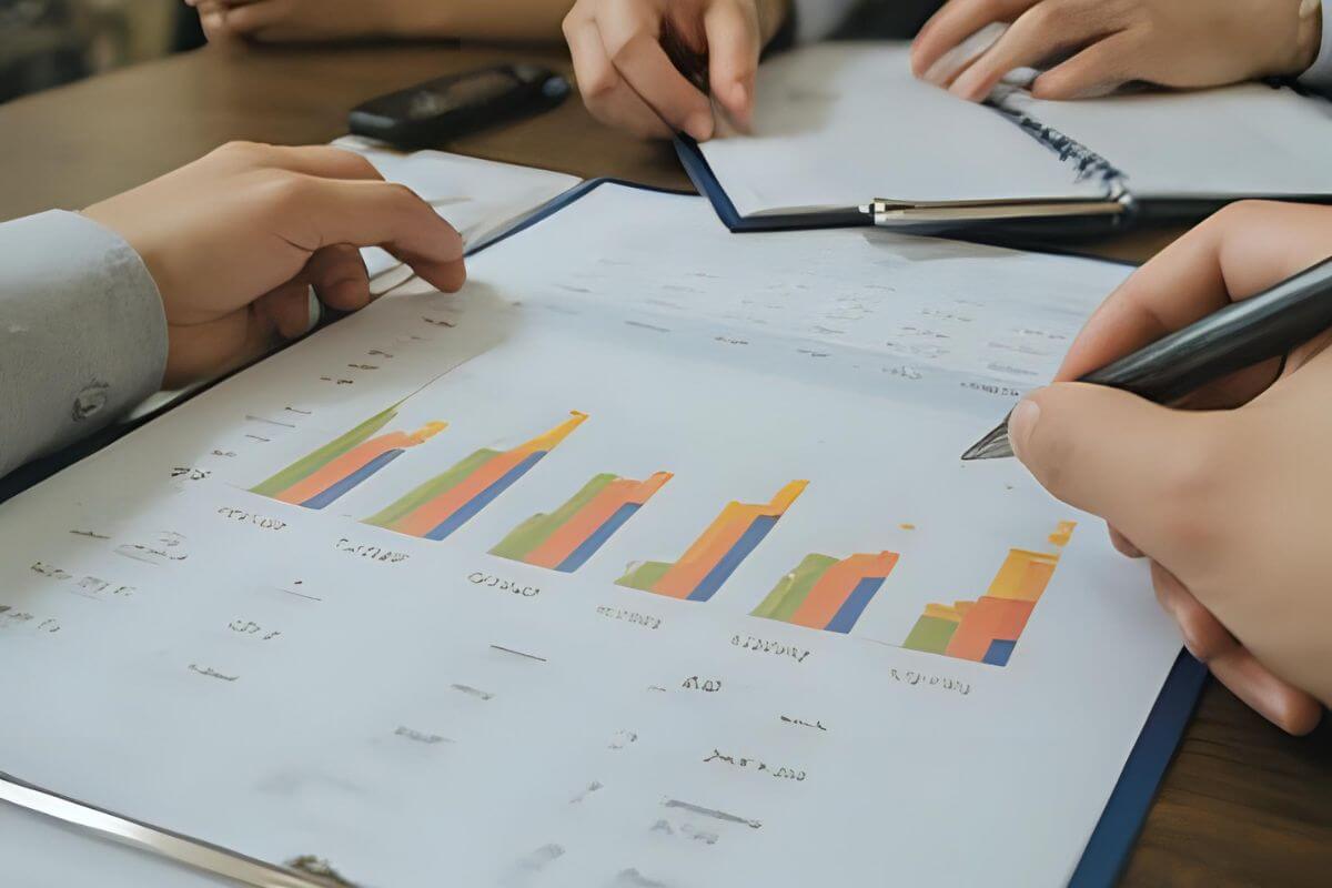 The Need for Timely and Accurate Monthly Financial Reports in Dubai